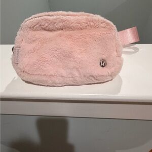 Lululemon Light Pink Travel Pouch — Excellent Condition